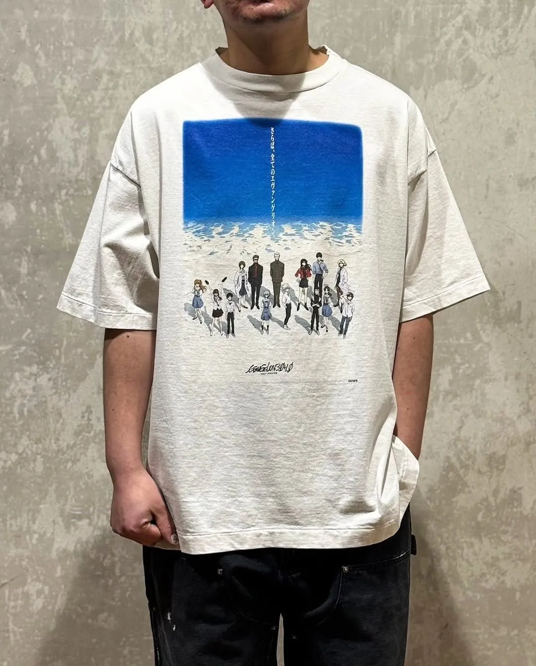 SAINT Mxxxxxx × EVENGELION × GEEKS RULE EV_SS TEE/BLUE/WHT Three-party co-branded Neon Genesis Evangelion co-branded TEE off-white S-XL Made of original OE yarn tube weaving without side seams to distinguish the width of the fabric Original consistent co-branded label/co-branded wash mark/little angel anti-counterfeiting label Top-notch printing technology Repeated pattern making, closely following the original details